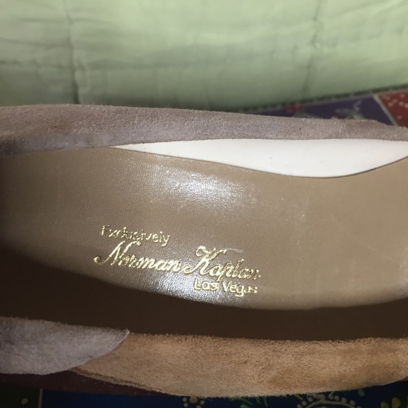 80s Suede Pumps - Picture 11 of 13